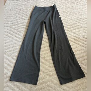 Vuori Dark Gret Wide-Leg Pants